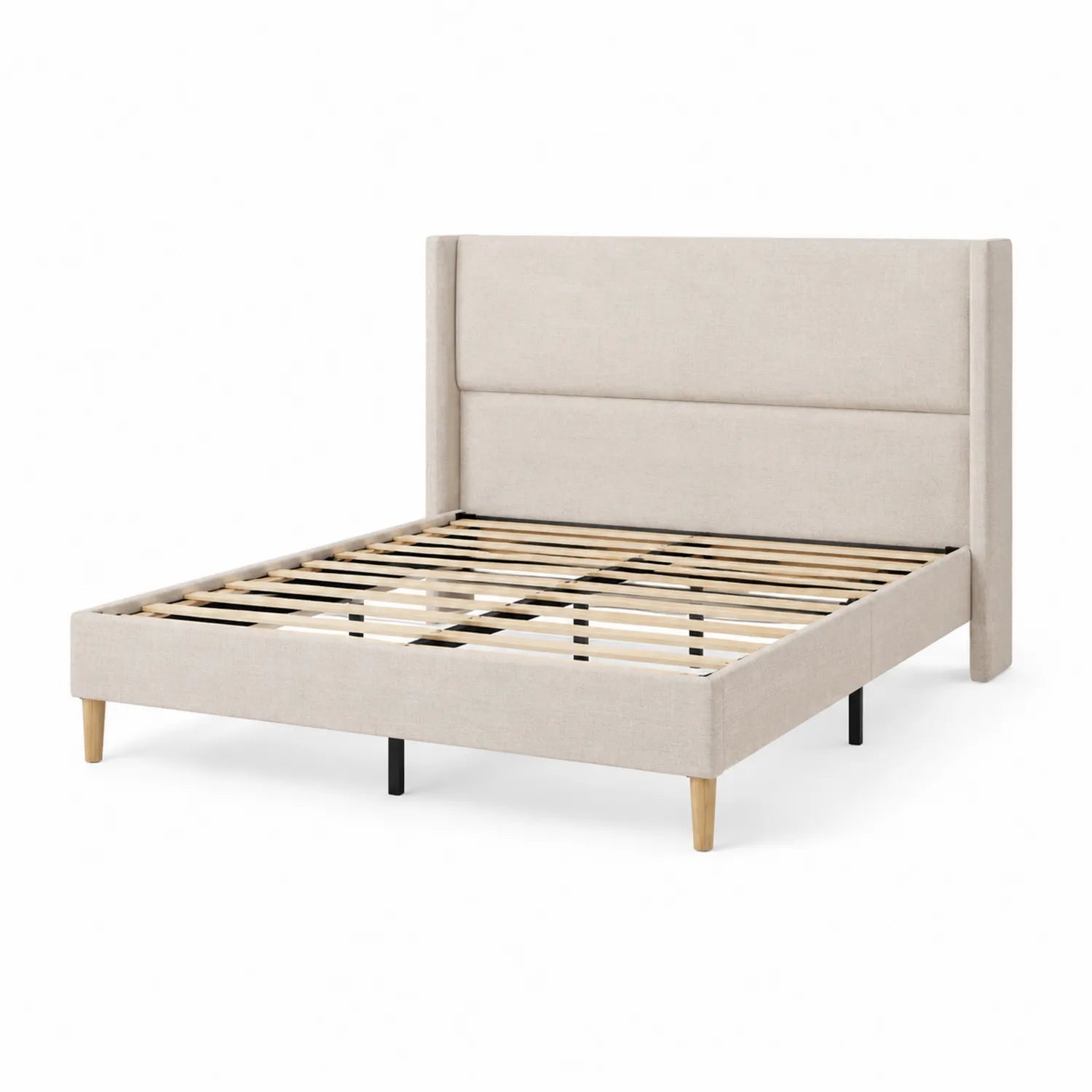 Cama de matrimonio tapizada en lino beige con estructura de madera
